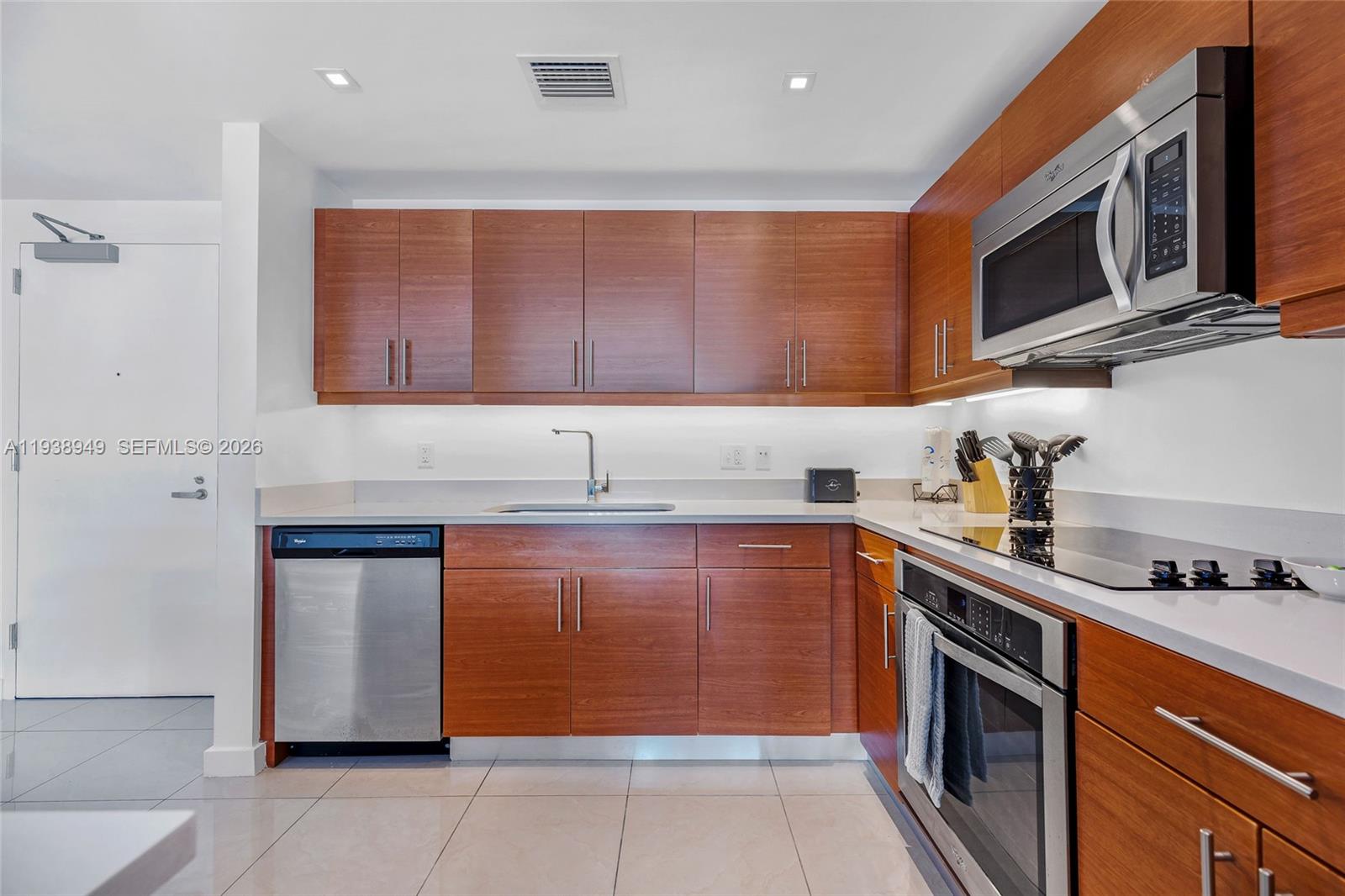 MIDBLOCK MIAMI CONDO - Residential