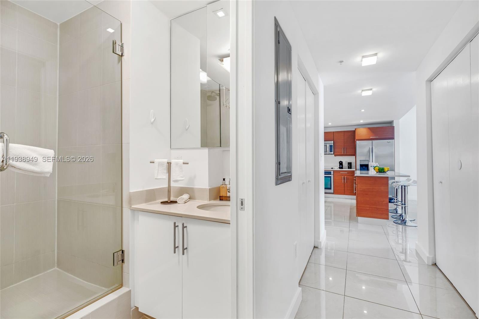 MIDBLOCK MIAMI CONDO - Residential
