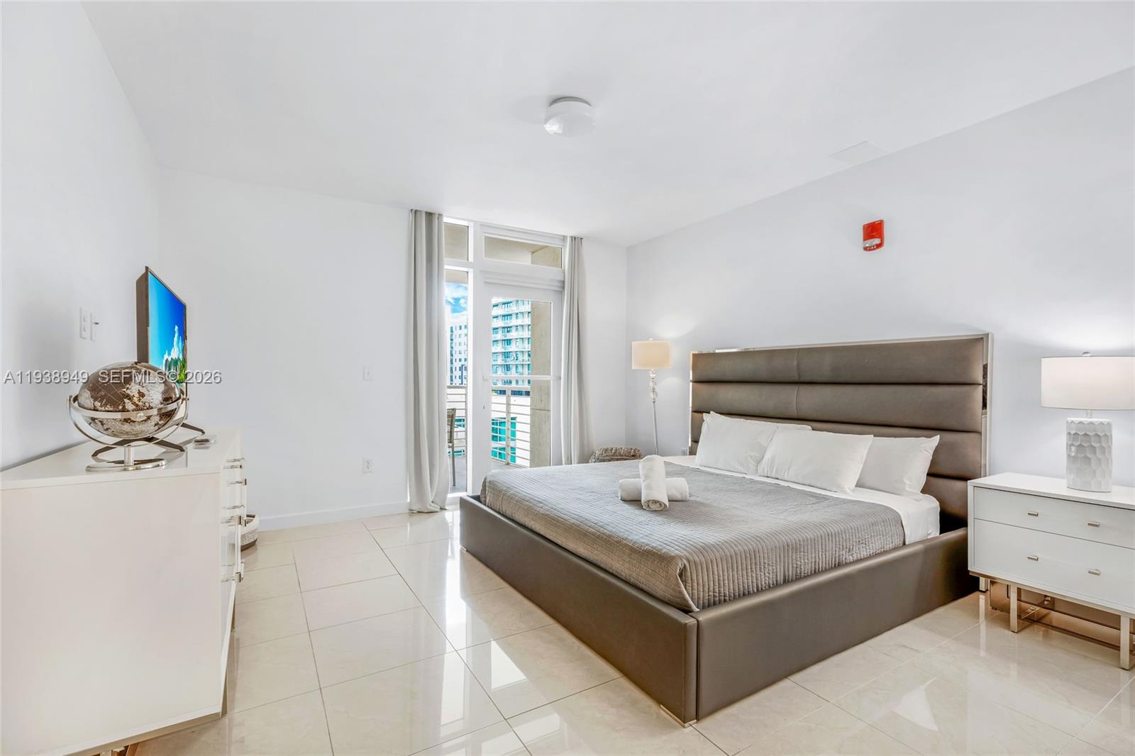 MIDBLOCK MIAMI CONDO - Residential