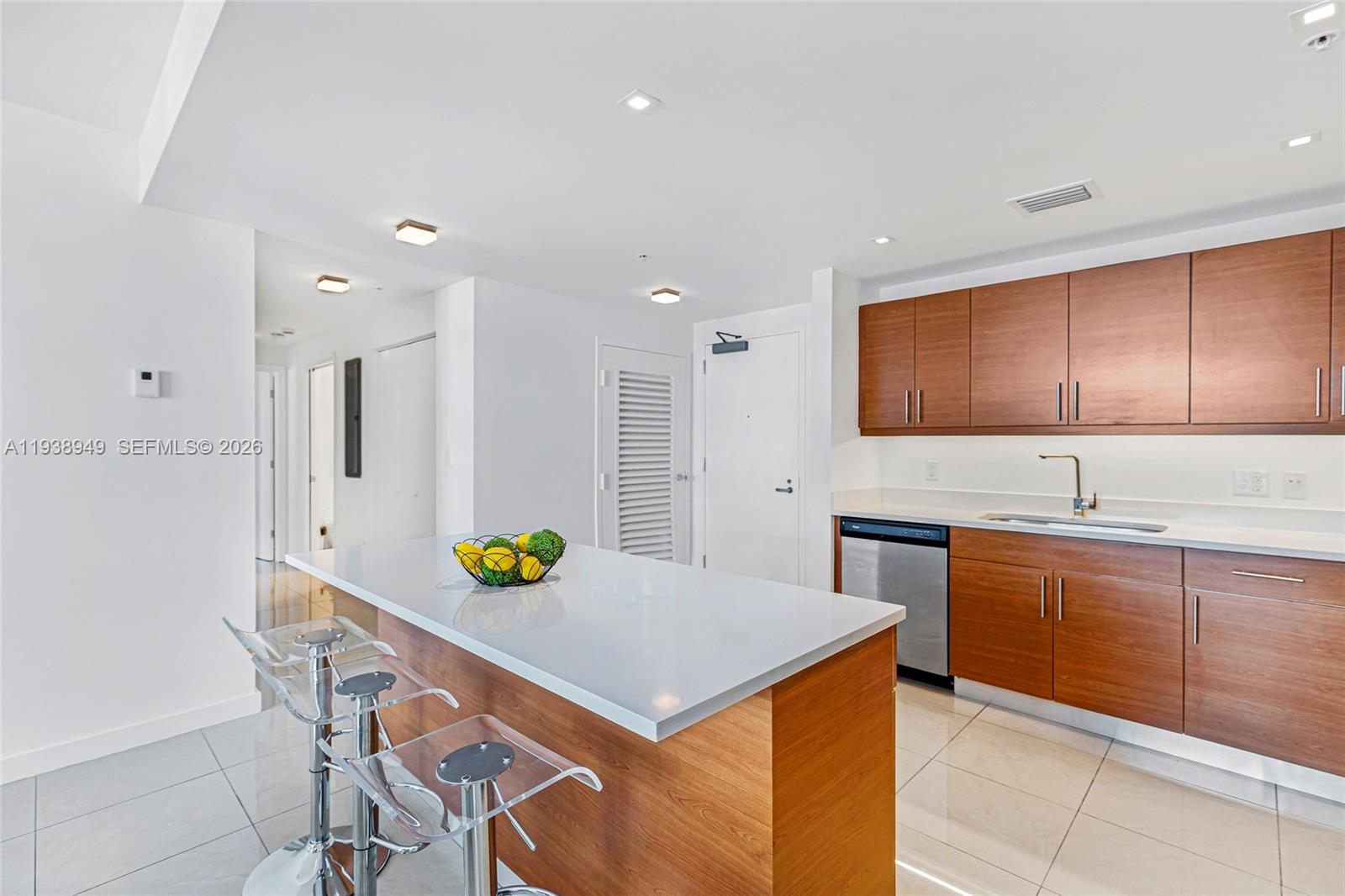 MIDBLOCK MIAMI CONDO - Residential