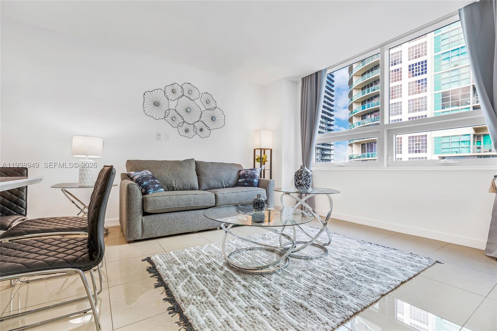 MIDBLOCK MIAMI CONDO - Residential