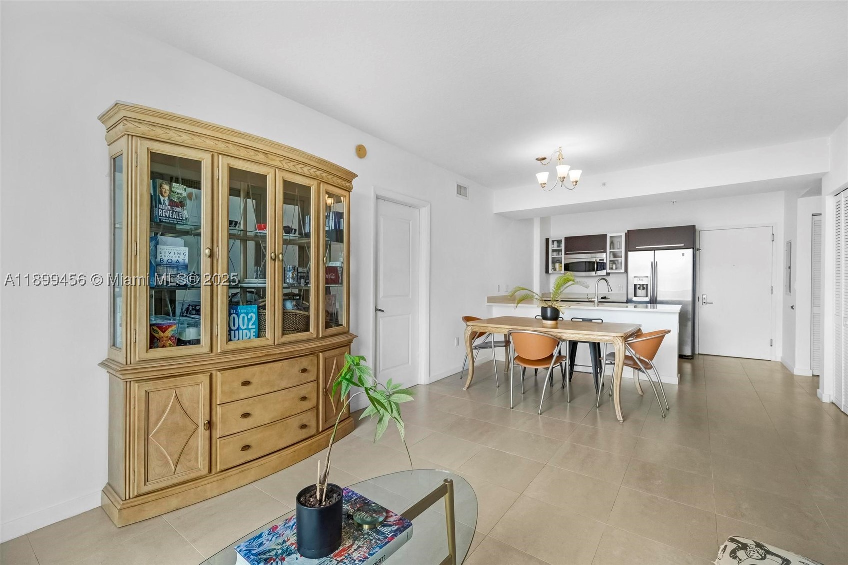 GALLERY ART CONDO - Residential