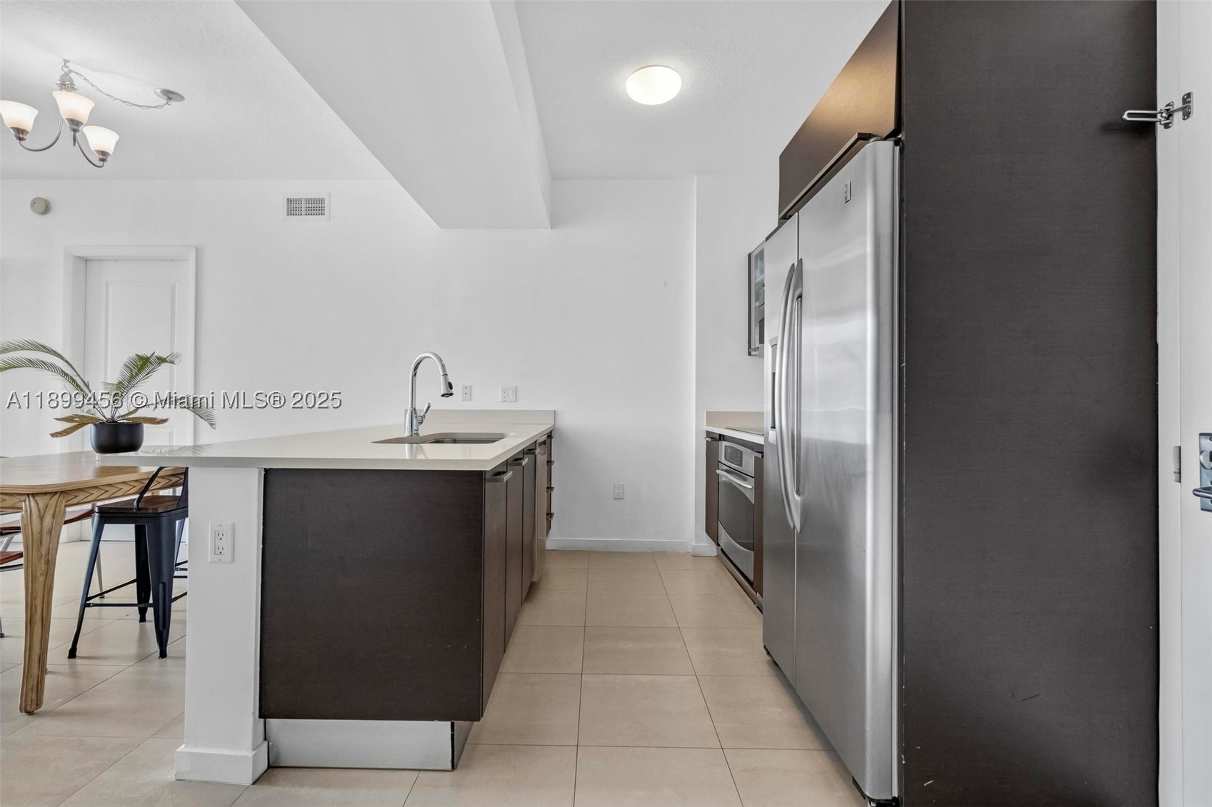 GALLERY ART CONDO - Residential