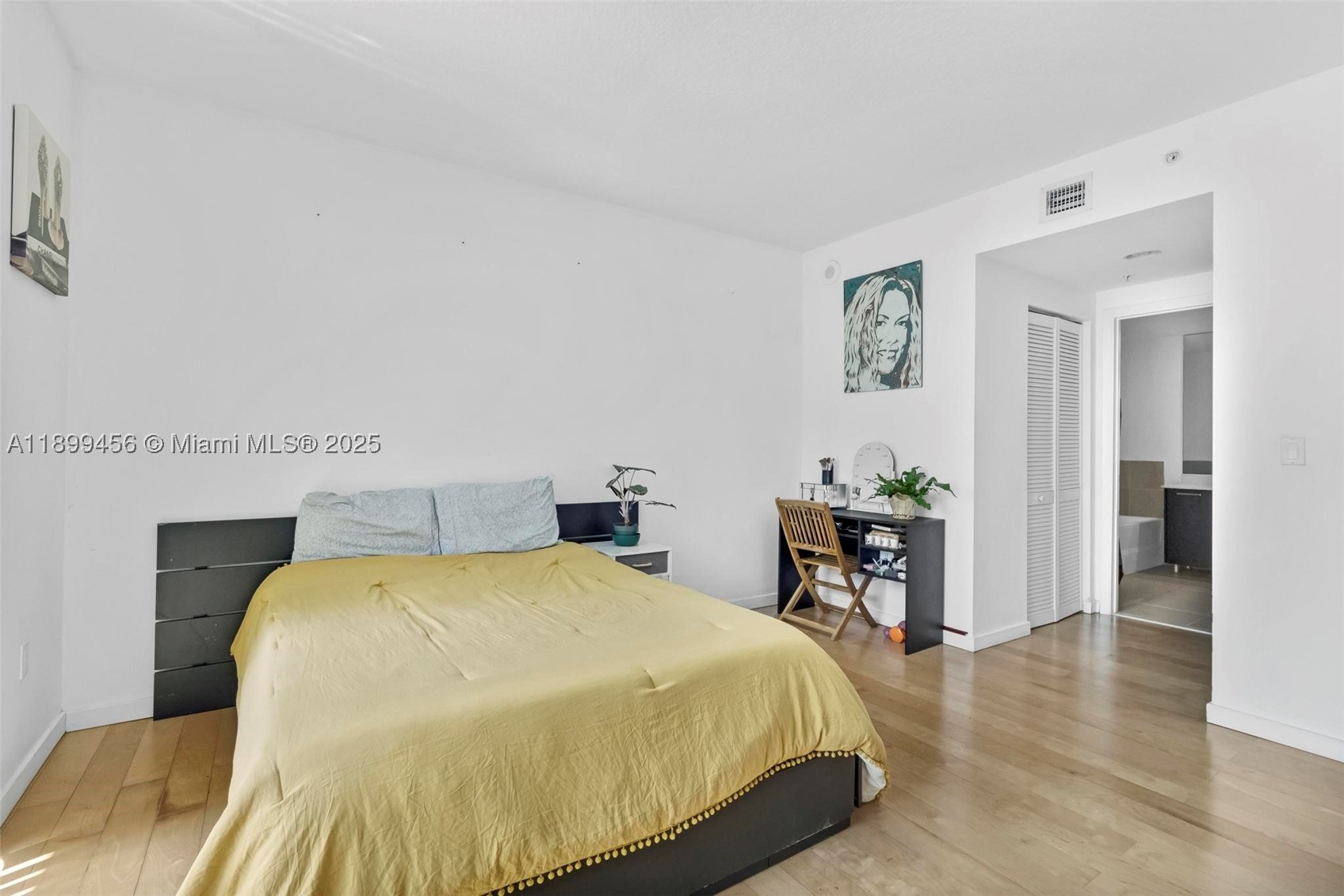 GALLERY ART CONDO - Residential