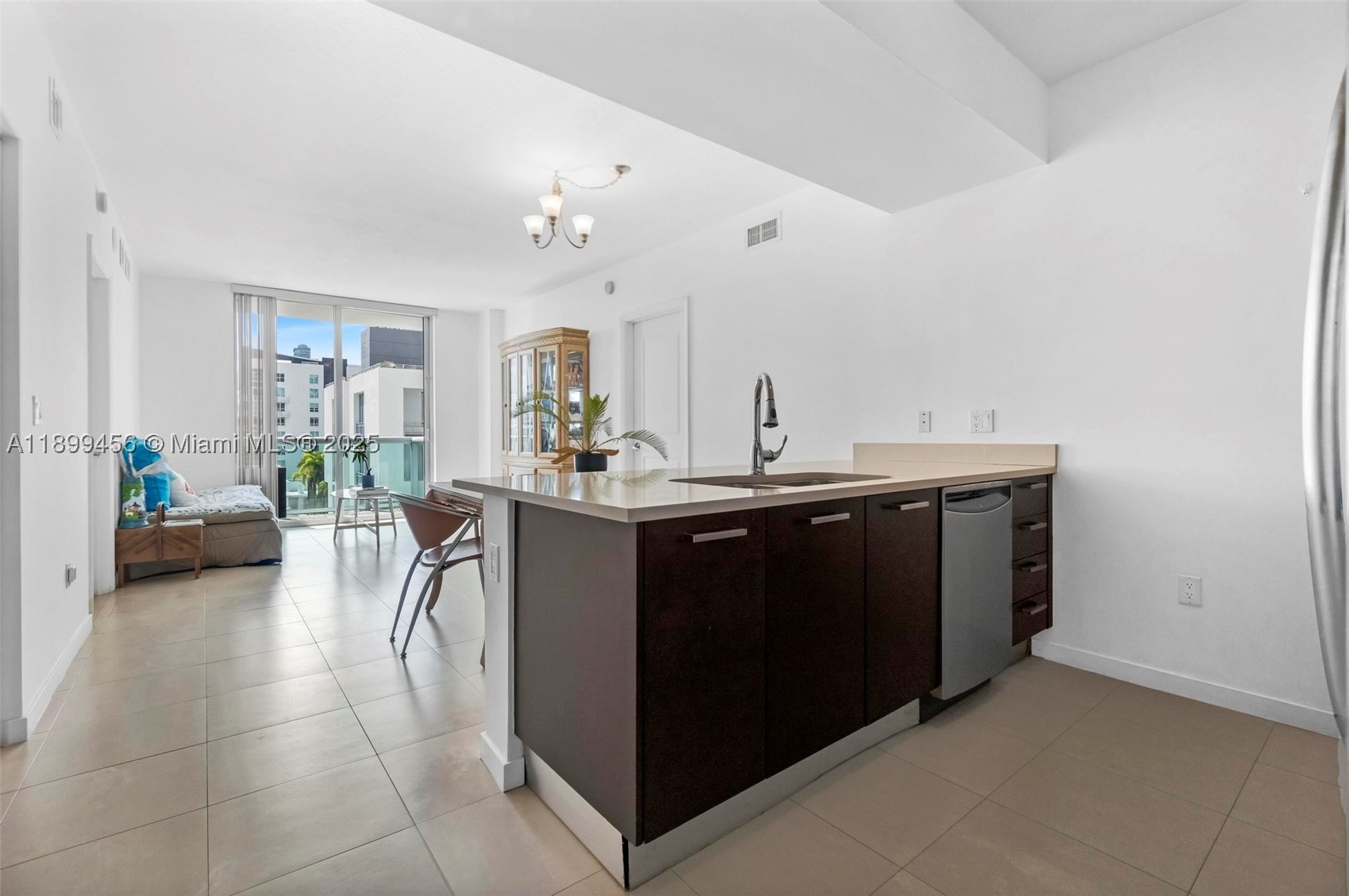 GALLERY ART CONDO - Residential