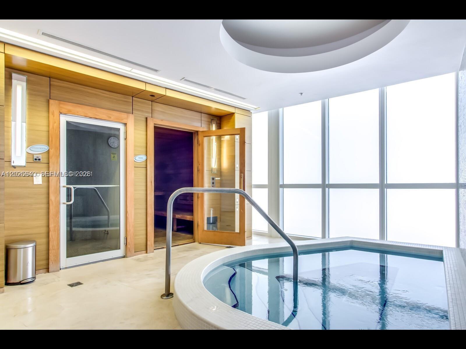 TRUMP ROYALE CONDO - Residential Lease
