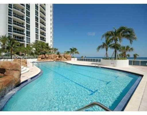 TRUMP ROYALE CONDO - Residential Lease