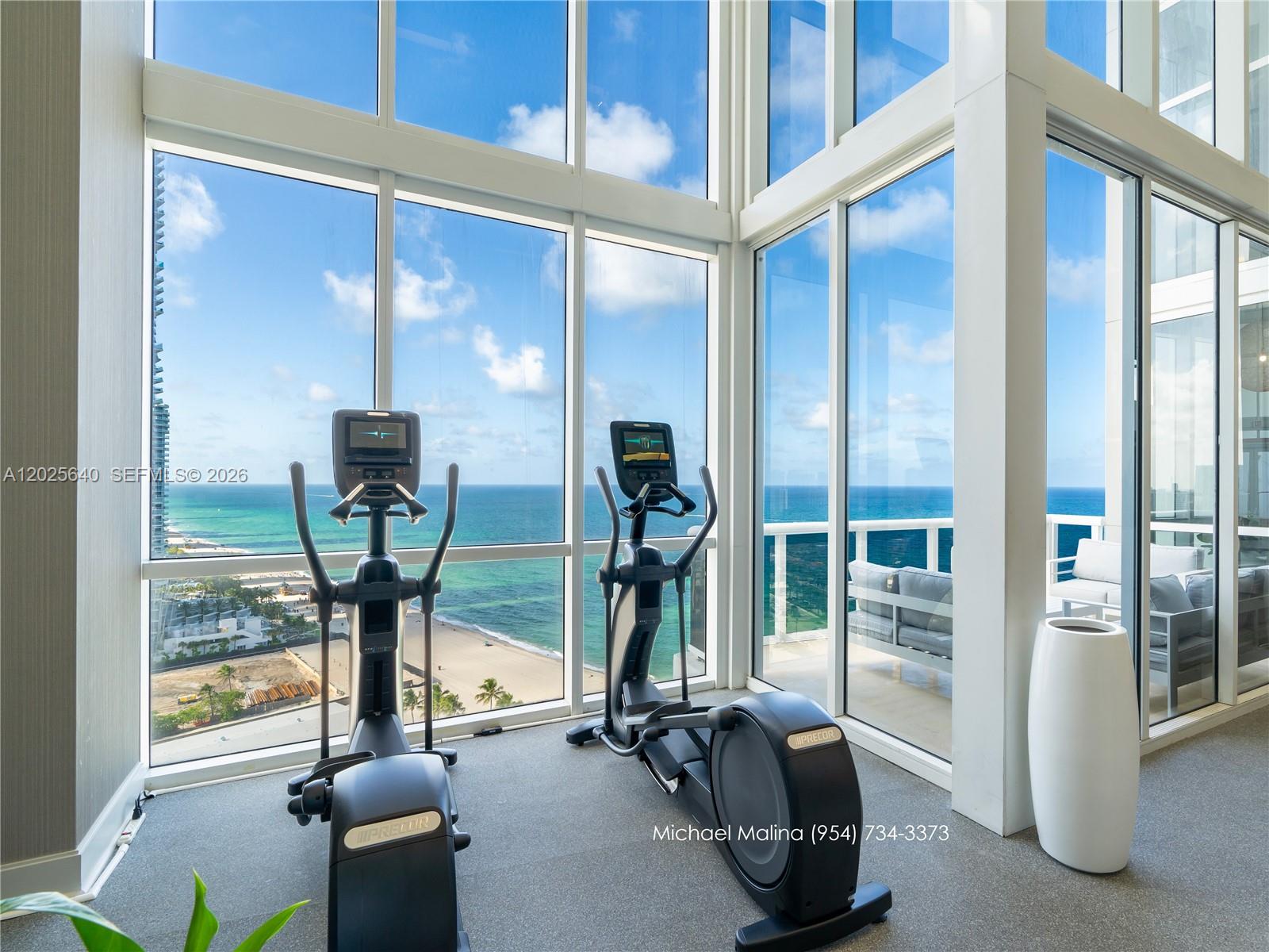 TRUMP ROYALE CONDO - Residential Lease