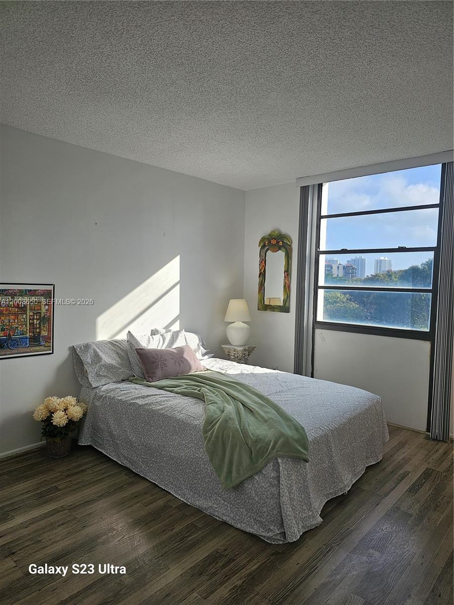 BISCAYA IV CONDO - Residential