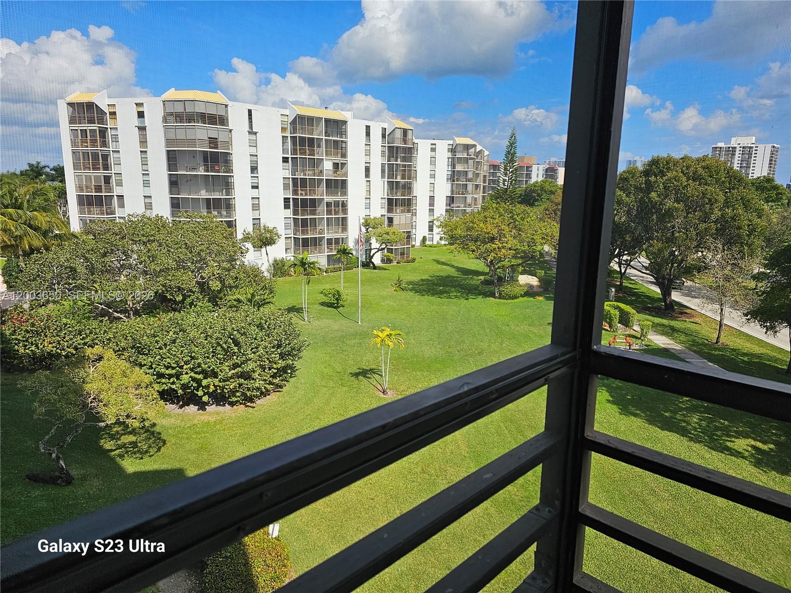 BISCAYA IV CONDO - Residential