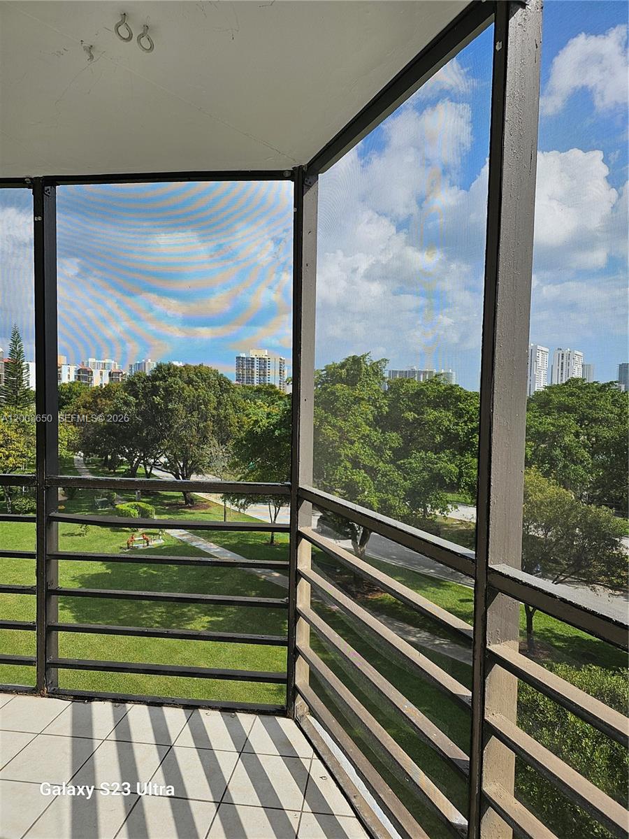 BISCAYA IV CONDO - Residential