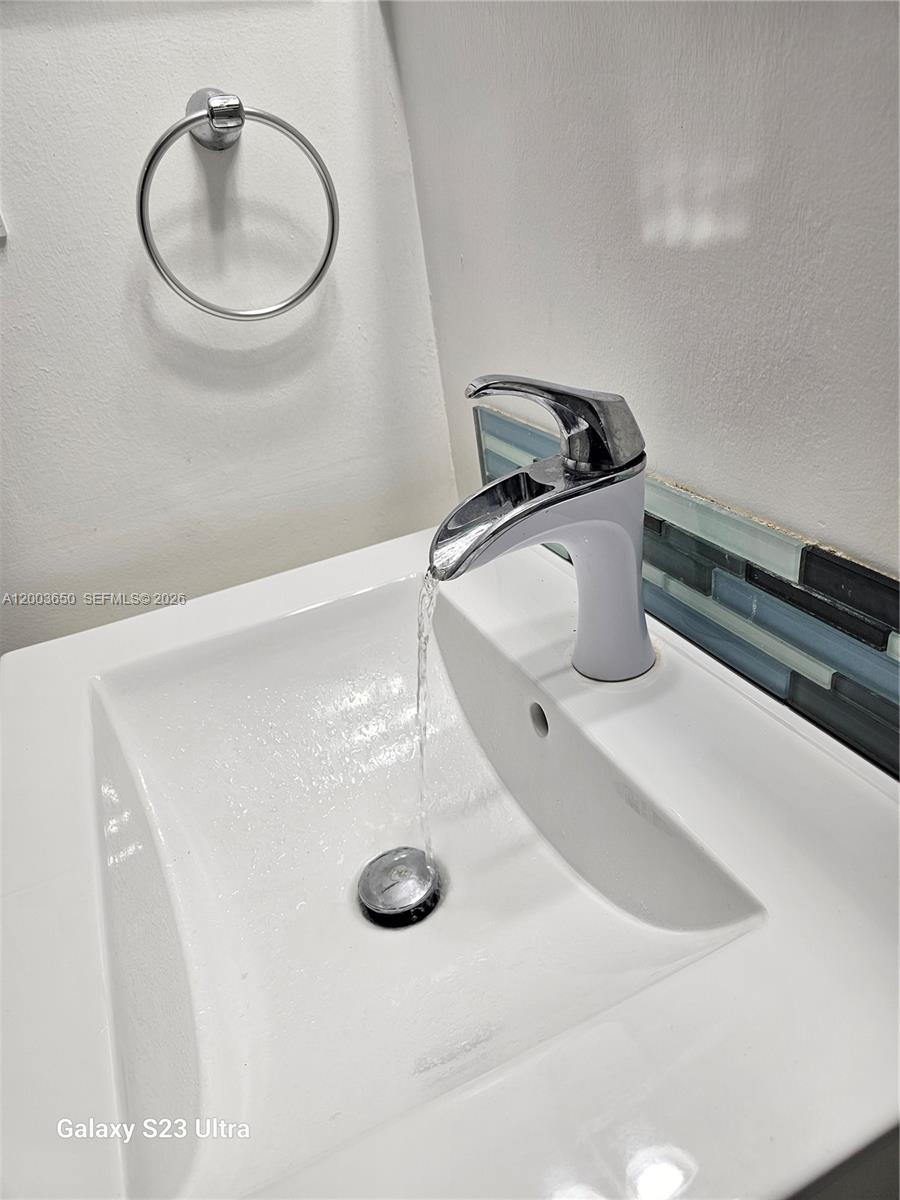 BISCAYA IV CONDO - Residential