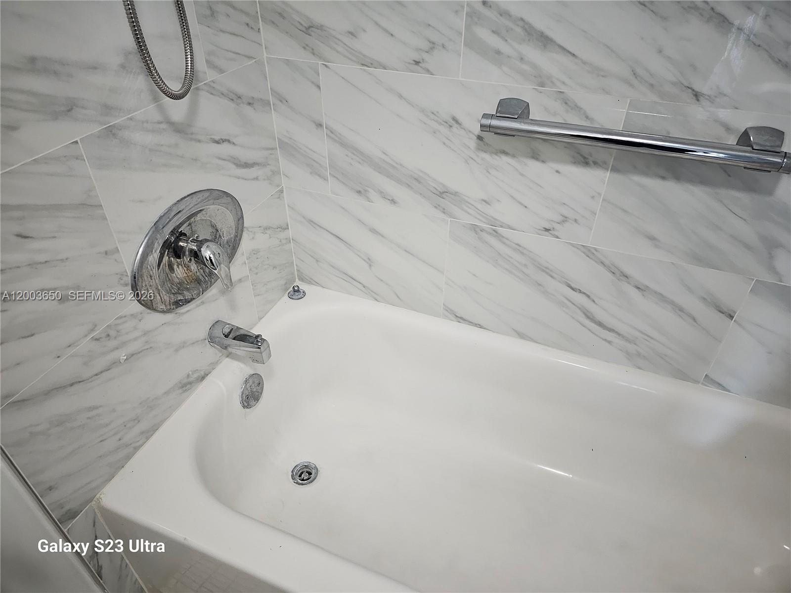 BISCAYA IV CONDO - Residential