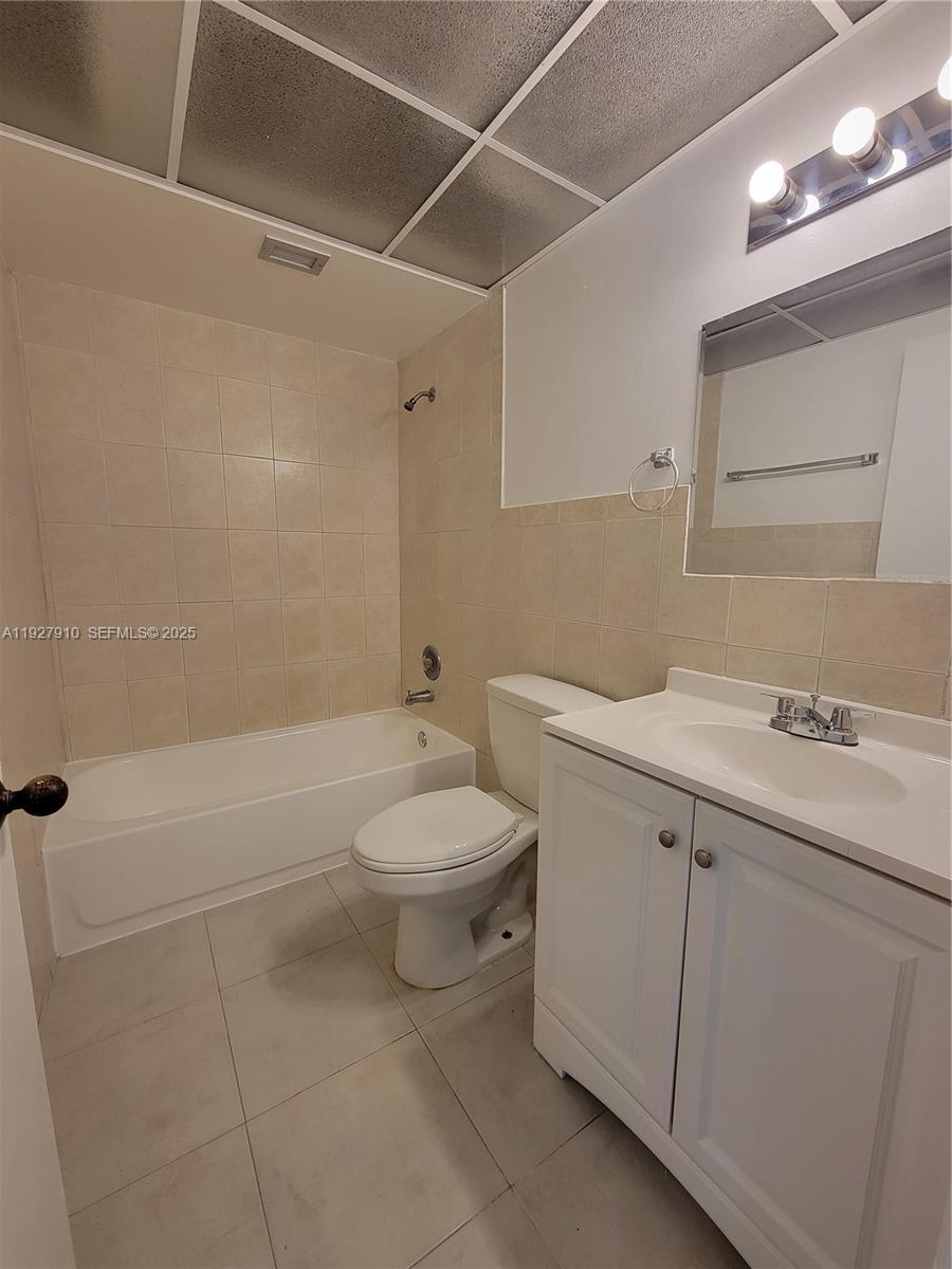 LAS VISTAS AT DORAL CONDO - Residential Lease