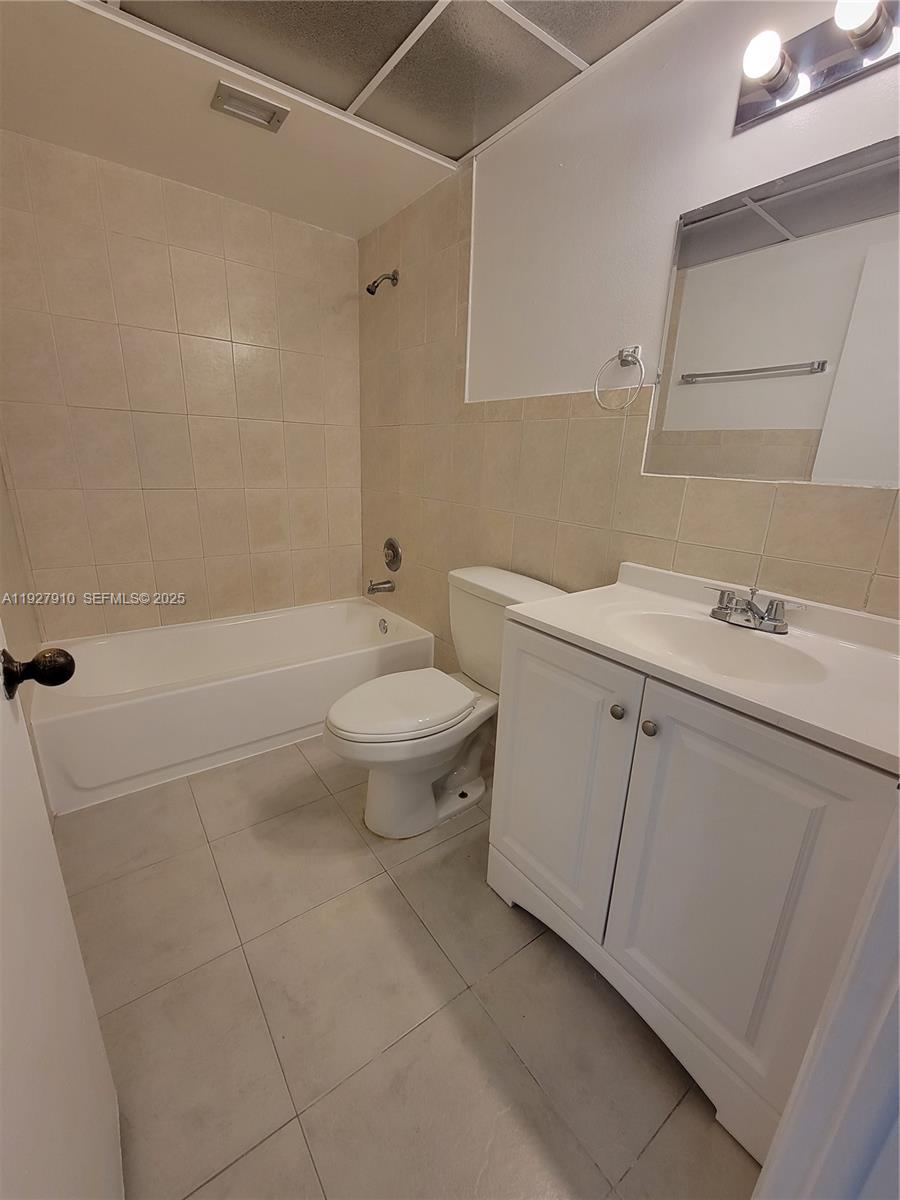 LAS VISTAS AT DORAL CONDO - Residential Lease