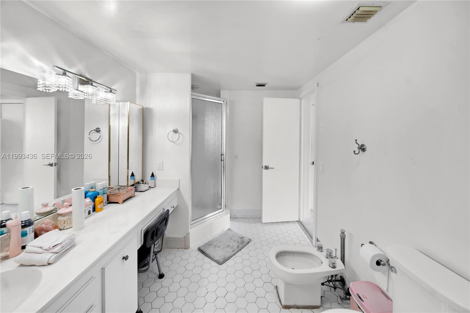 HILLCREST EAST NO 25 COND - Residential