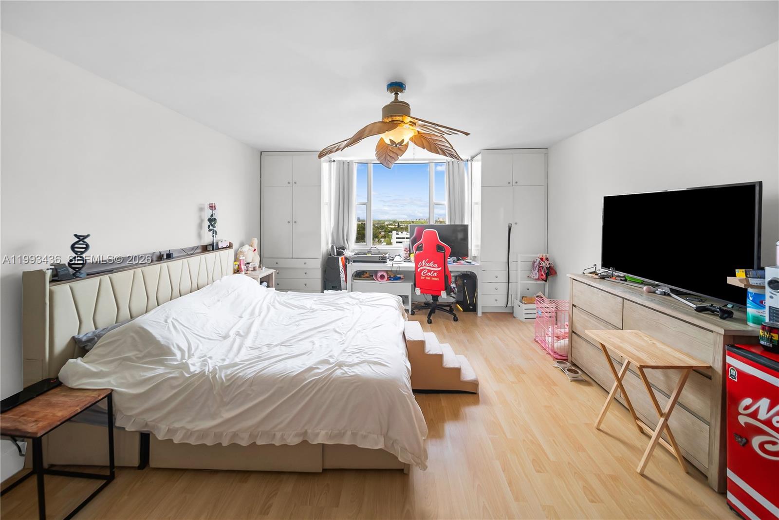 HILLCREST EAST NO 25 COND - Residential