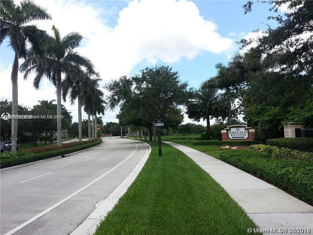 SAPPHIRE SHORES-SAPPHIRE - Residential Lease