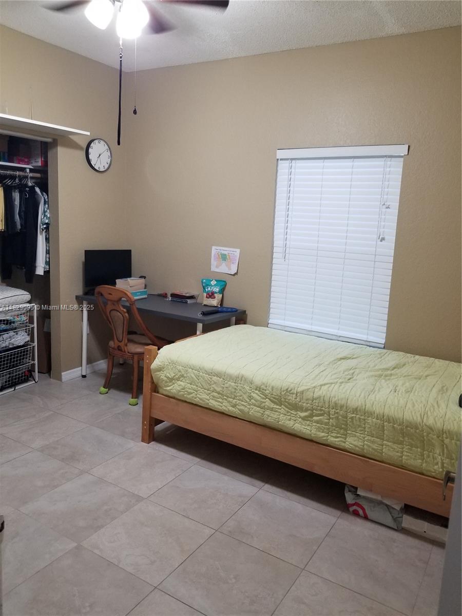 SAPPHIRE SHORES-SAPPHIRE - Residential Lease