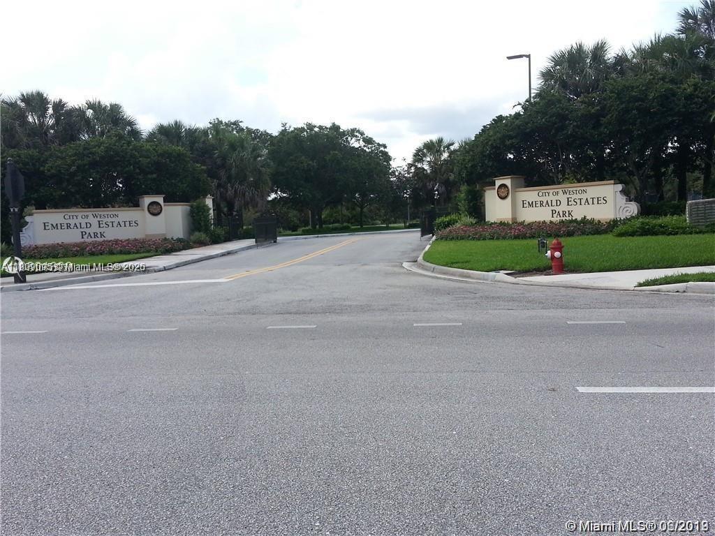 SAPPHIRE SHORES-SAPPHIRE - Residential Lease