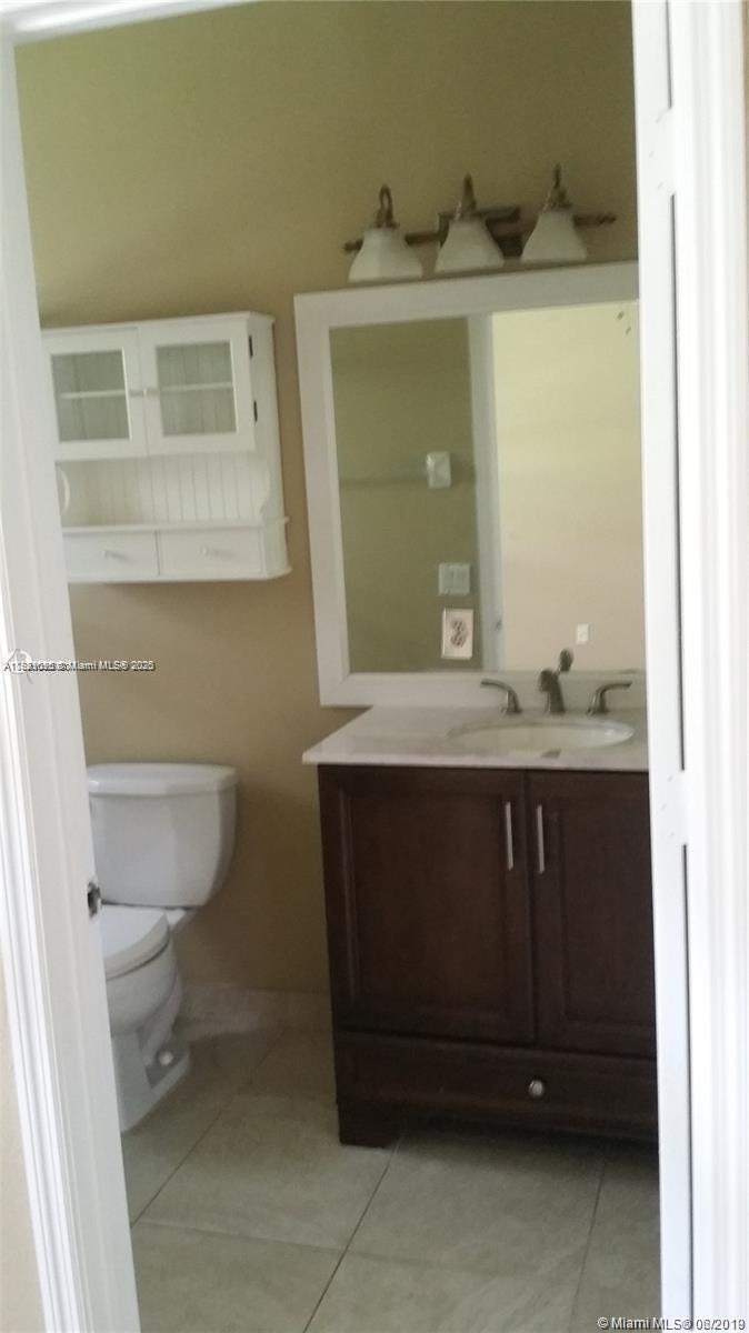 SAPPHIRE SHORES-SAPPHIRE - Residential Lease