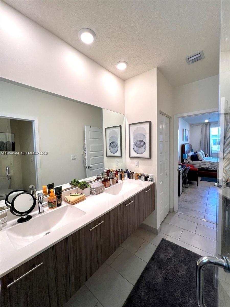 LANDMARK AT DORAL CONDO N - Residential