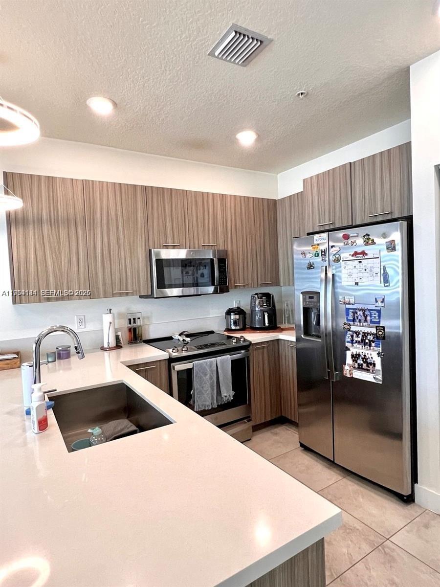 LANDMARK AT DORAL CONDO N - Residential