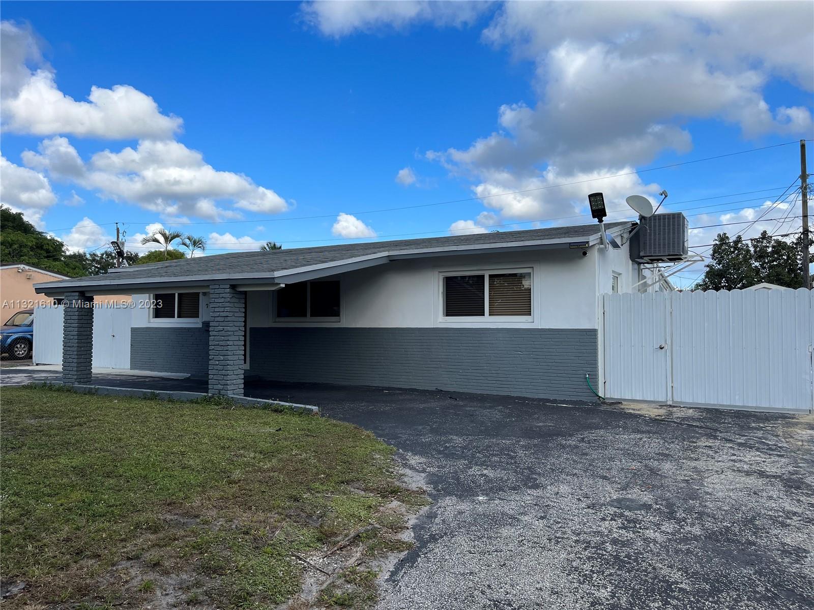 In Hollywood 3 bedrooms 2 bathrooms + 1 bonus room, partially remodeled with top quality materials. All materials are included for the rest of the house. Roof (2015), A/C (2022), Impact doors and windows, pool, circular driveway, outsite counter, space available for boat/RV. This is an excellent opportunity for the new owner or investment.
Easy access to the main highways and avenues.
