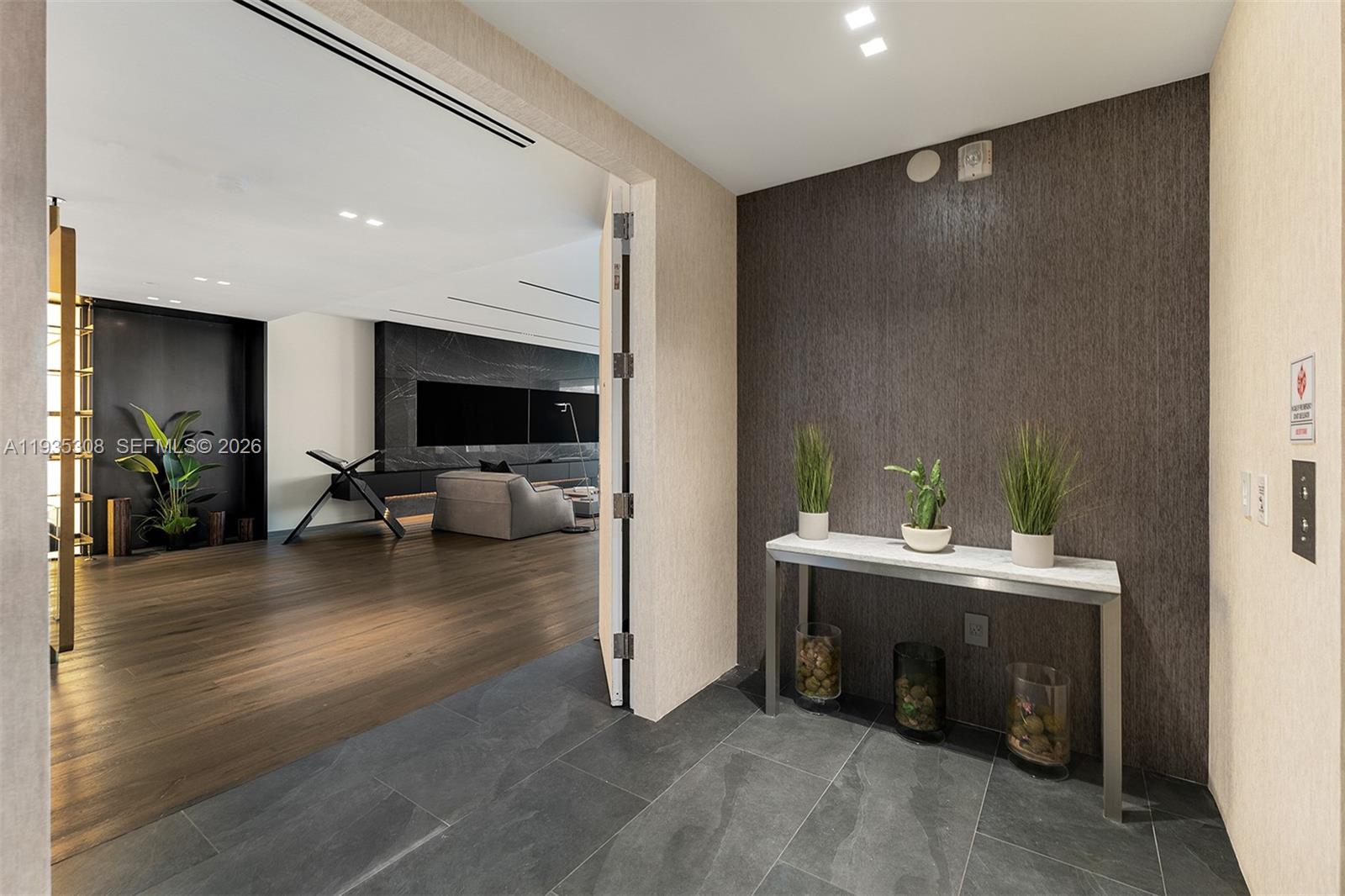 OCEANA BAL HARBOUR CONDO - Residential