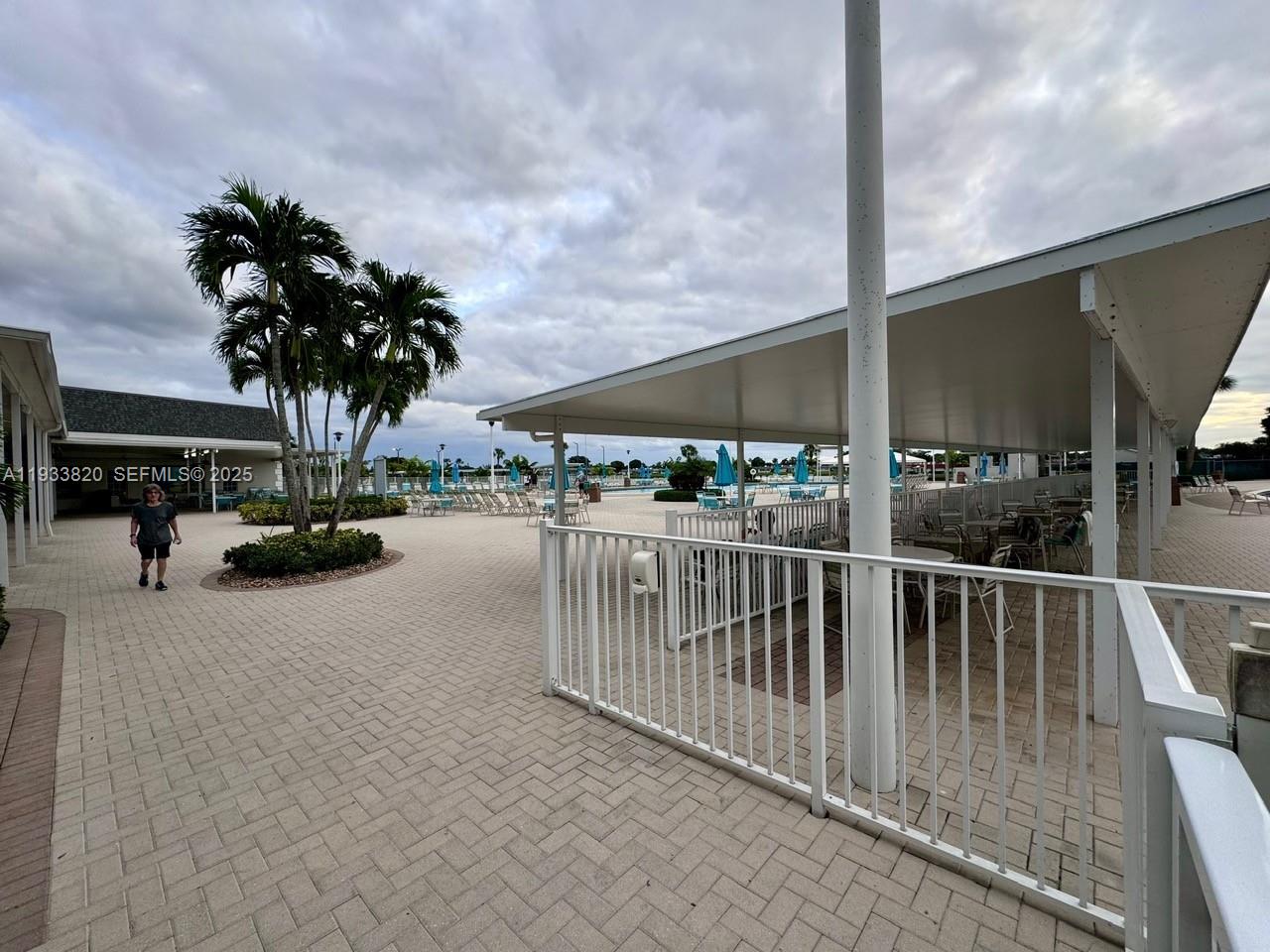 KINGS POINT BRITTANY COND - Residential