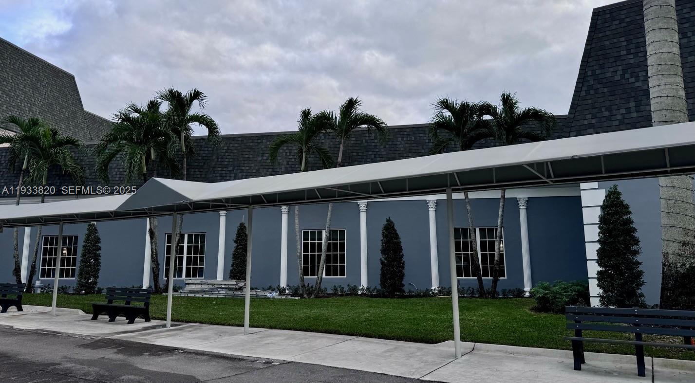 KINGS POINT BRITTANY COND - Residential