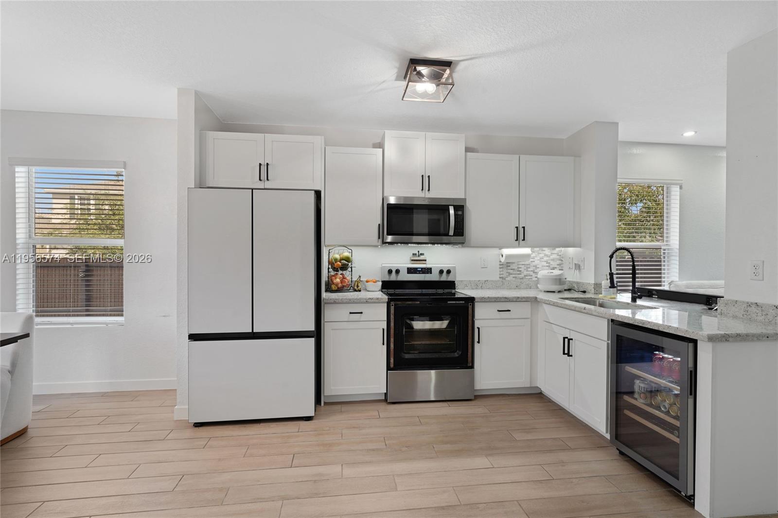 ROYAL HOMES WEST - Residential