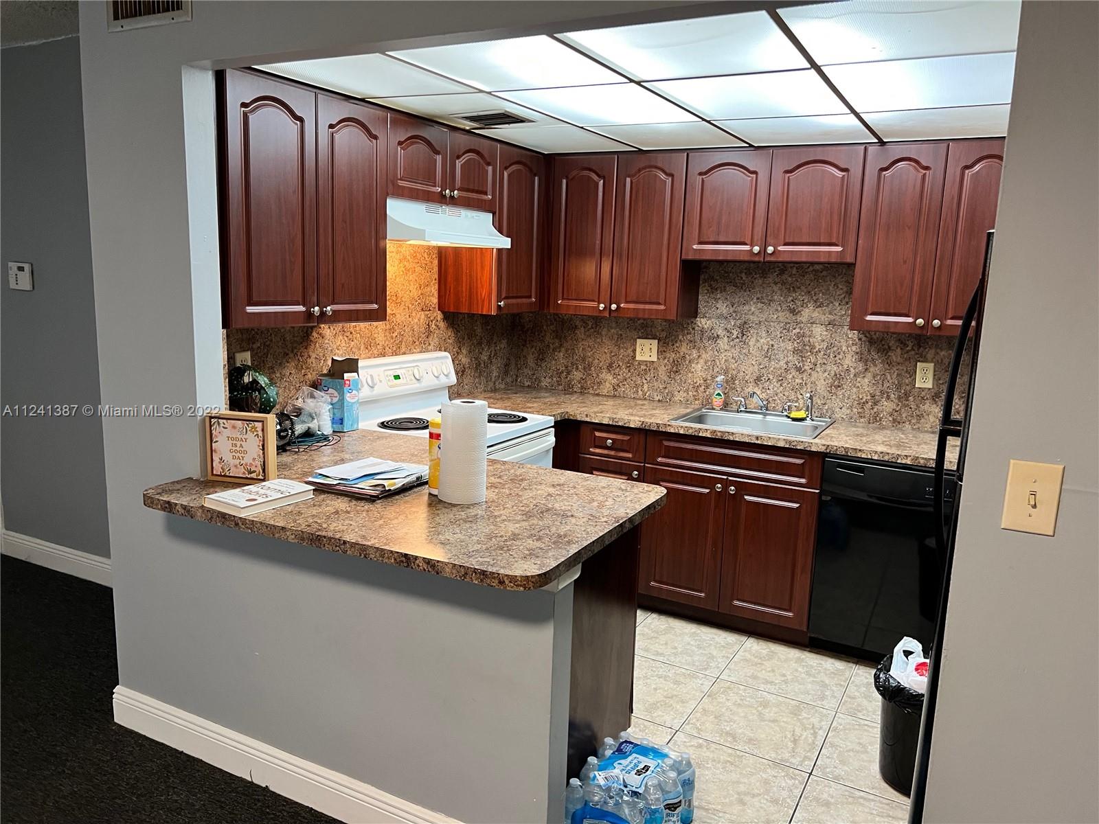 NEWPORT AT LAUDERHILL CON - Residential