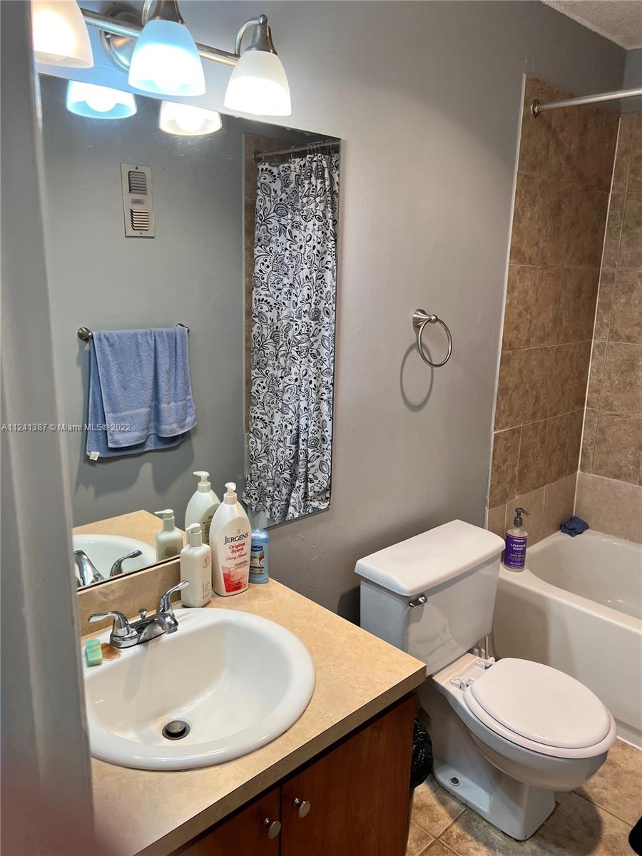 NEWPORT AT LAUDERHILL CON - Residential