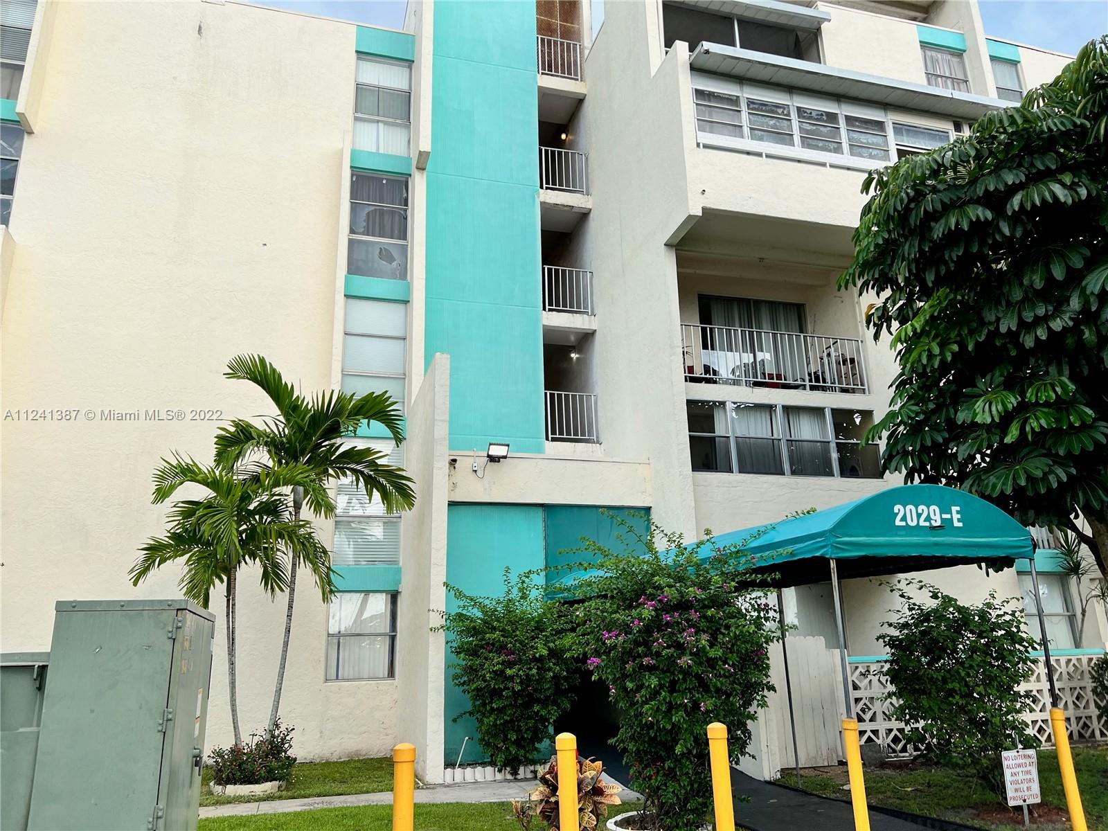 NEWPORT AT LAUDERHILL CON - Residential