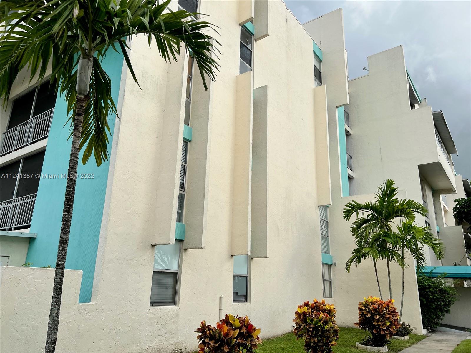 NEWPORT AT LAUDERHILL CON - Residential