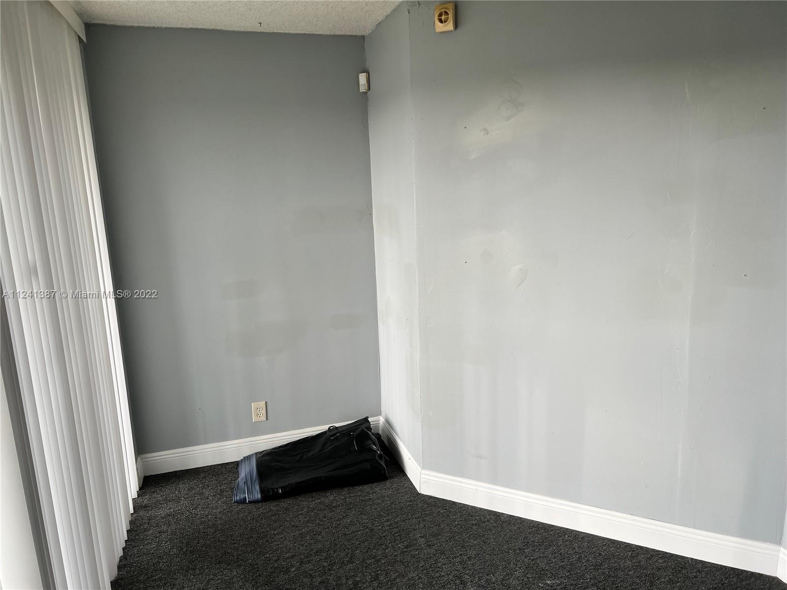 NEWPORT AT LAUDERHILL CON - Residential
