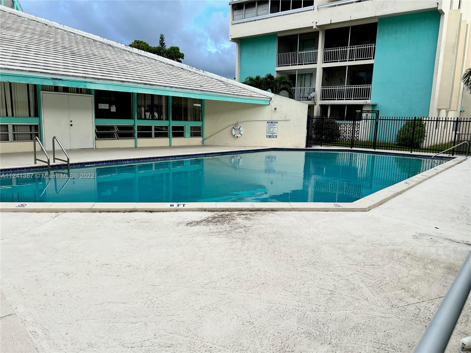 NEWPORT AT LAUDERHILL CON - Residential
