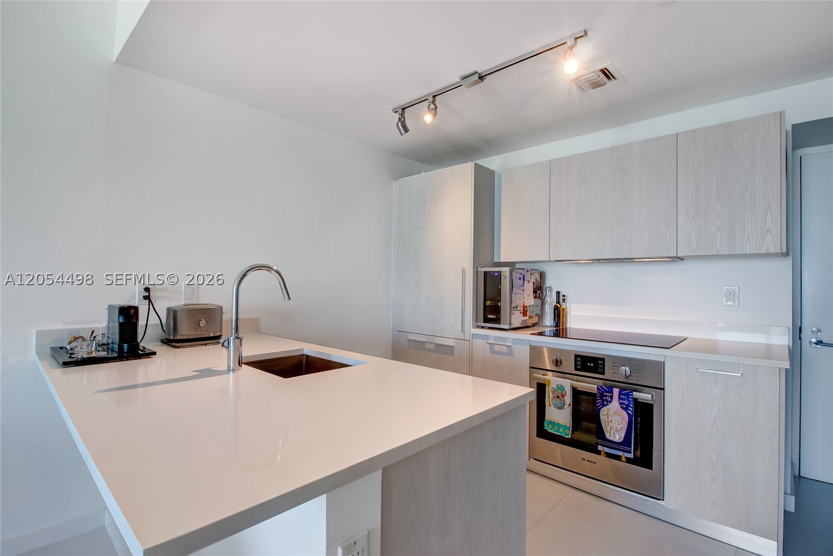 PARAISO BAYVIEWS CONDO - Residential