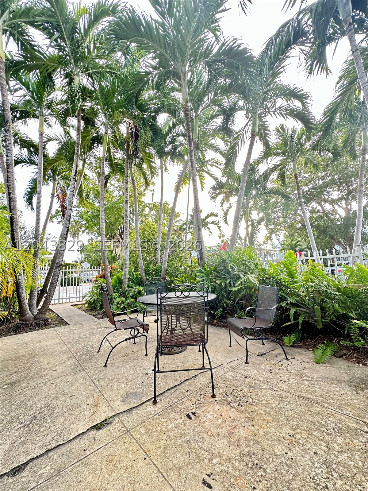 THE LORENA CONDO - Residential