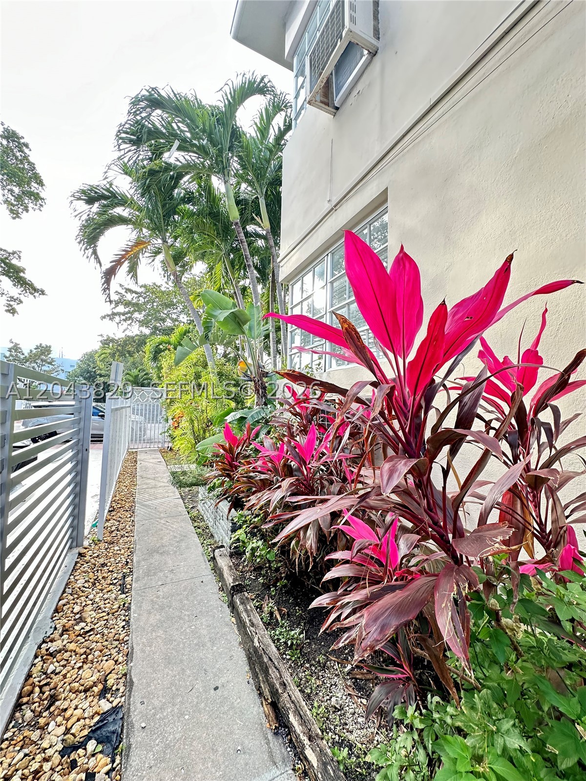 THE LORENA CONDO - Residential