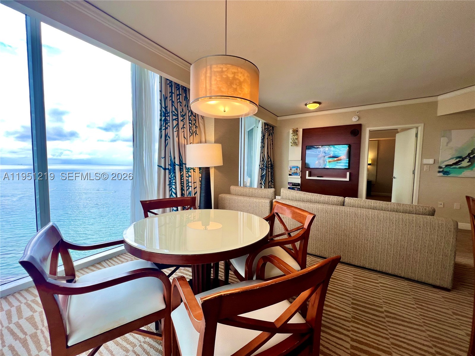TRUMP INTERNATIONAL - Residential