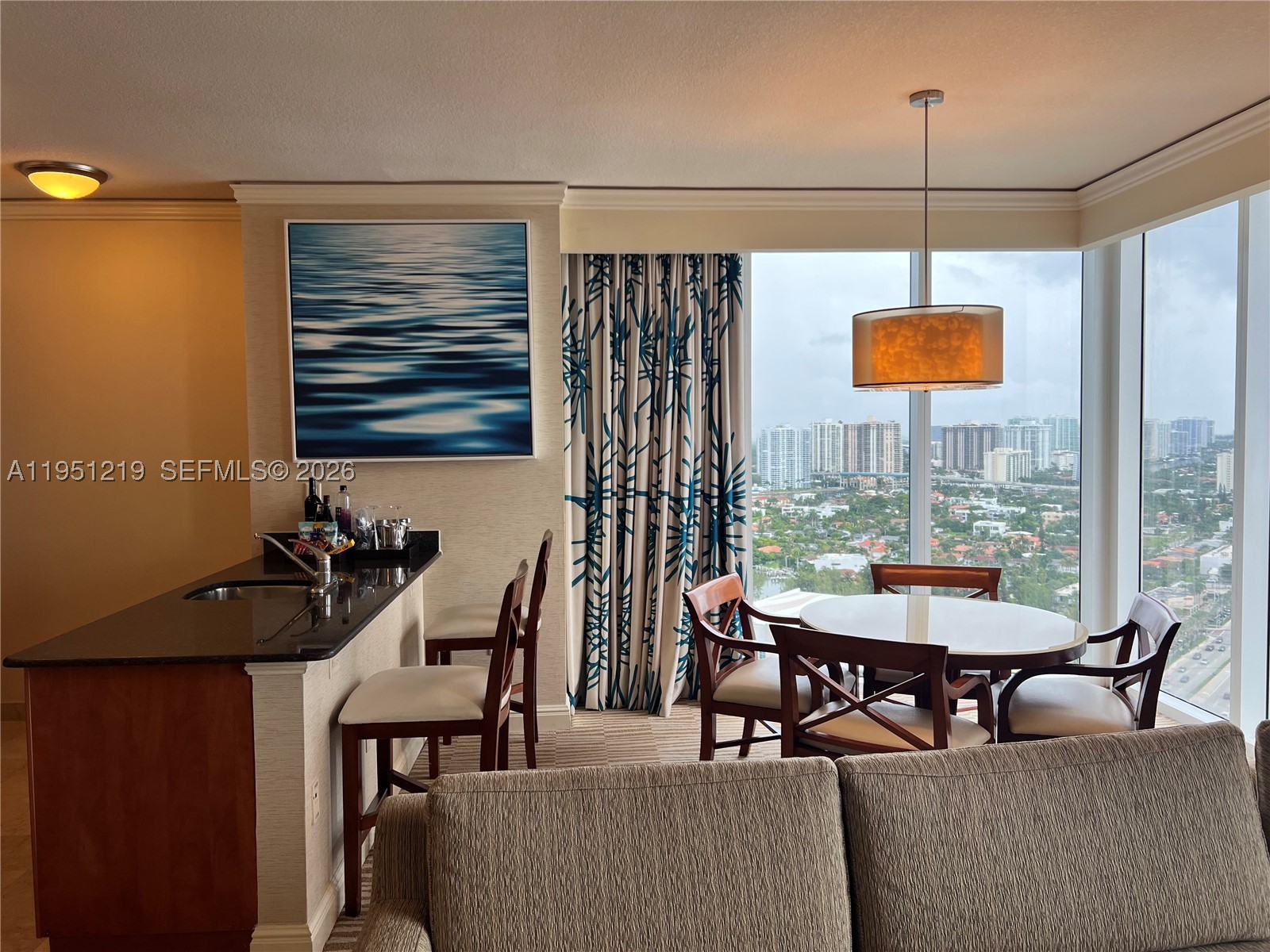 TRUMP INTERNATIONAL - Residential