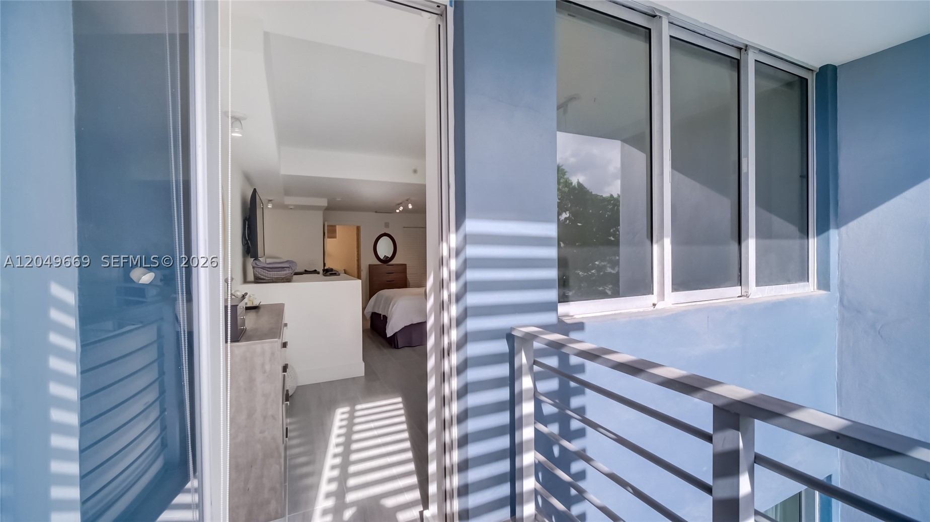 LOFTS AT MAYFAIR CONDO - Residential Lease