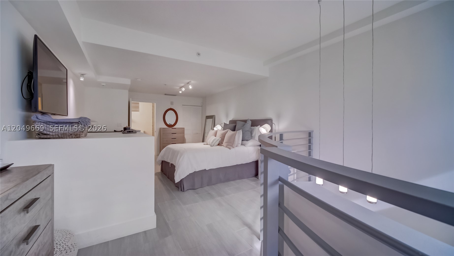 LOFTS AT MAYFAIR CONDO - Residential Lease