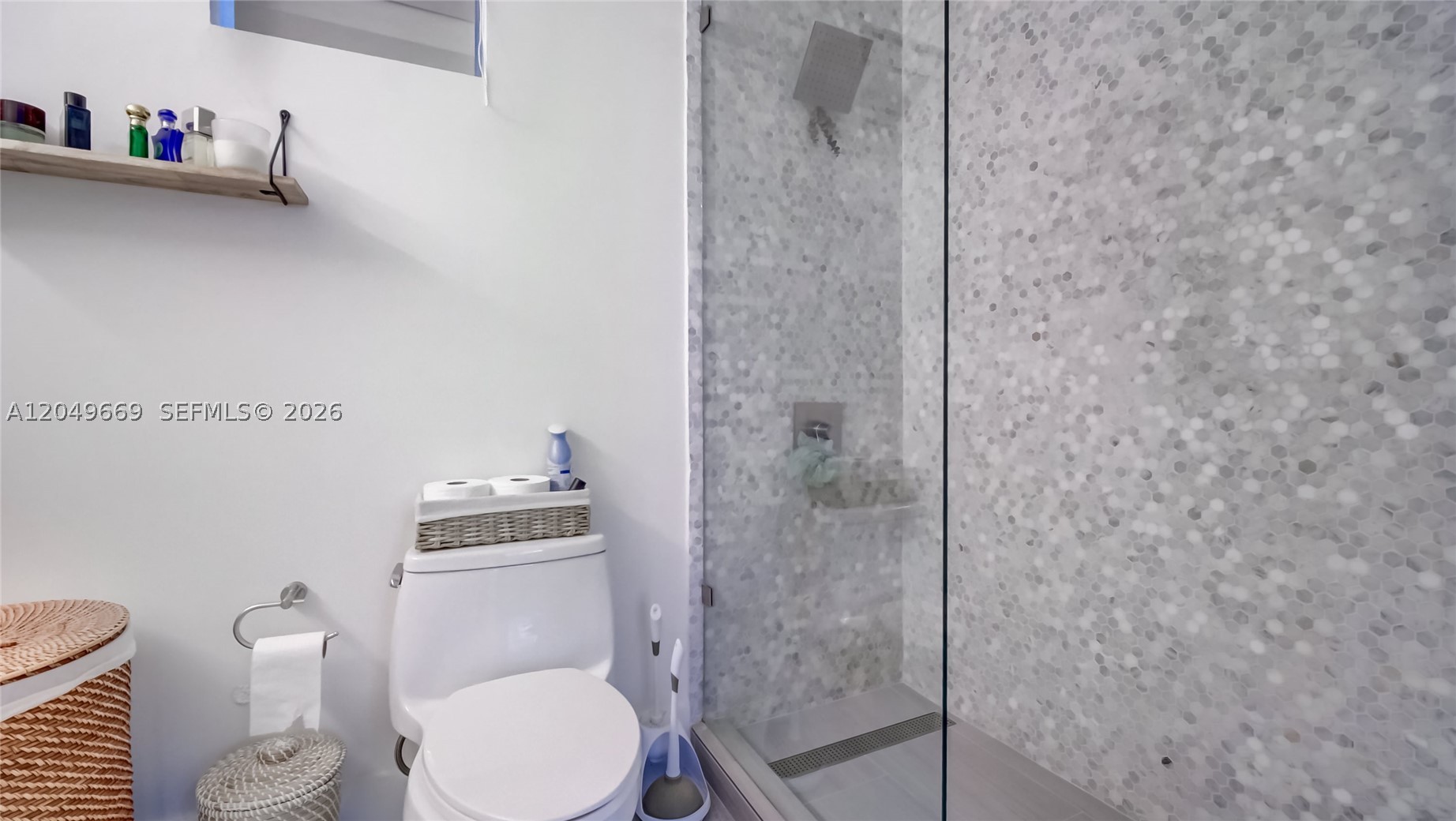 LOFTS AT MAYFAIR CONDO - Residential Lease