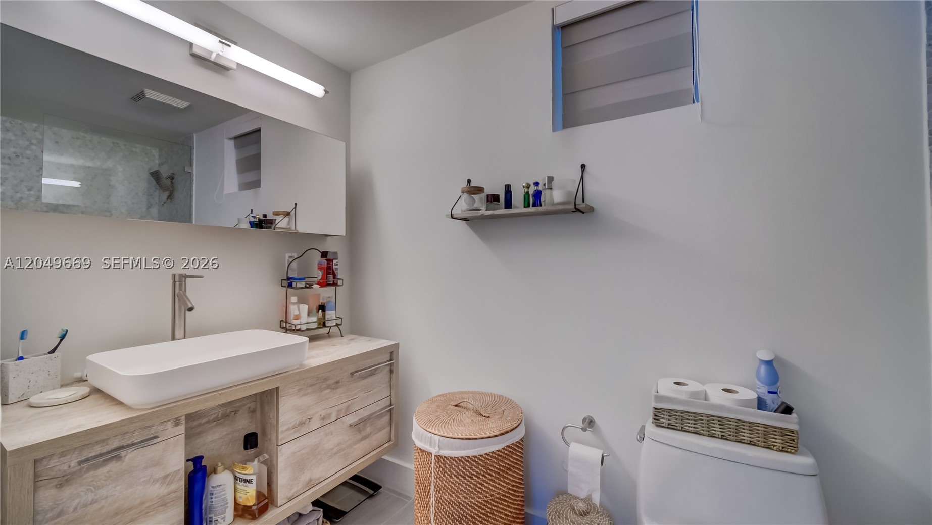 LOFTS AT MAYFAIR CONDO - Residential Lease