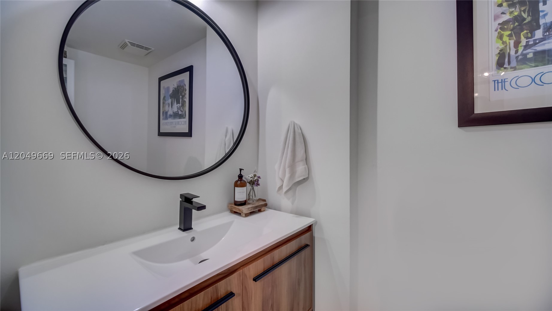 LOFTS AT MAYFAIR CONDO - Residential Lease