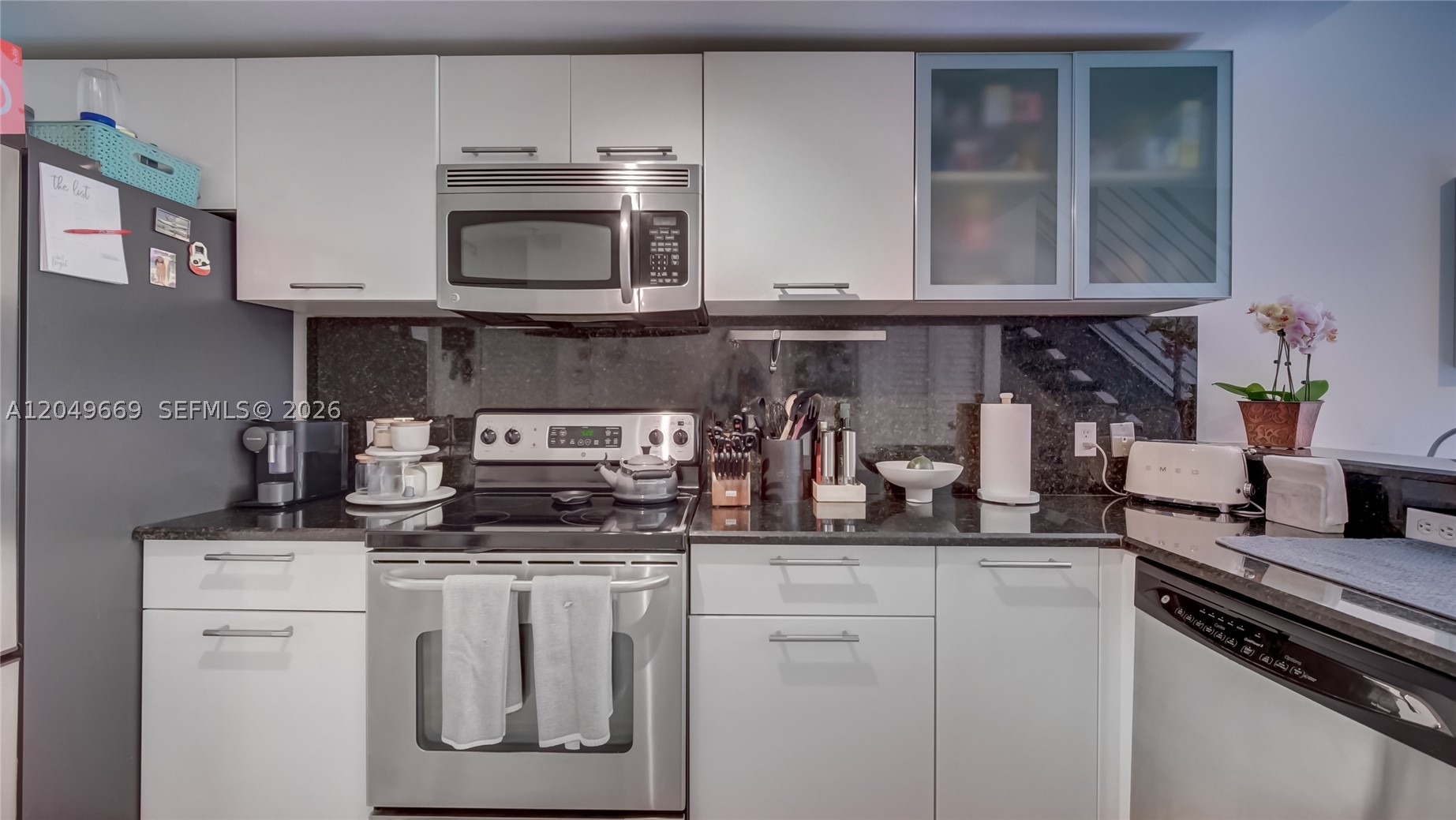 LOFTS AT MAYFAIR CONDO - Residential Lease