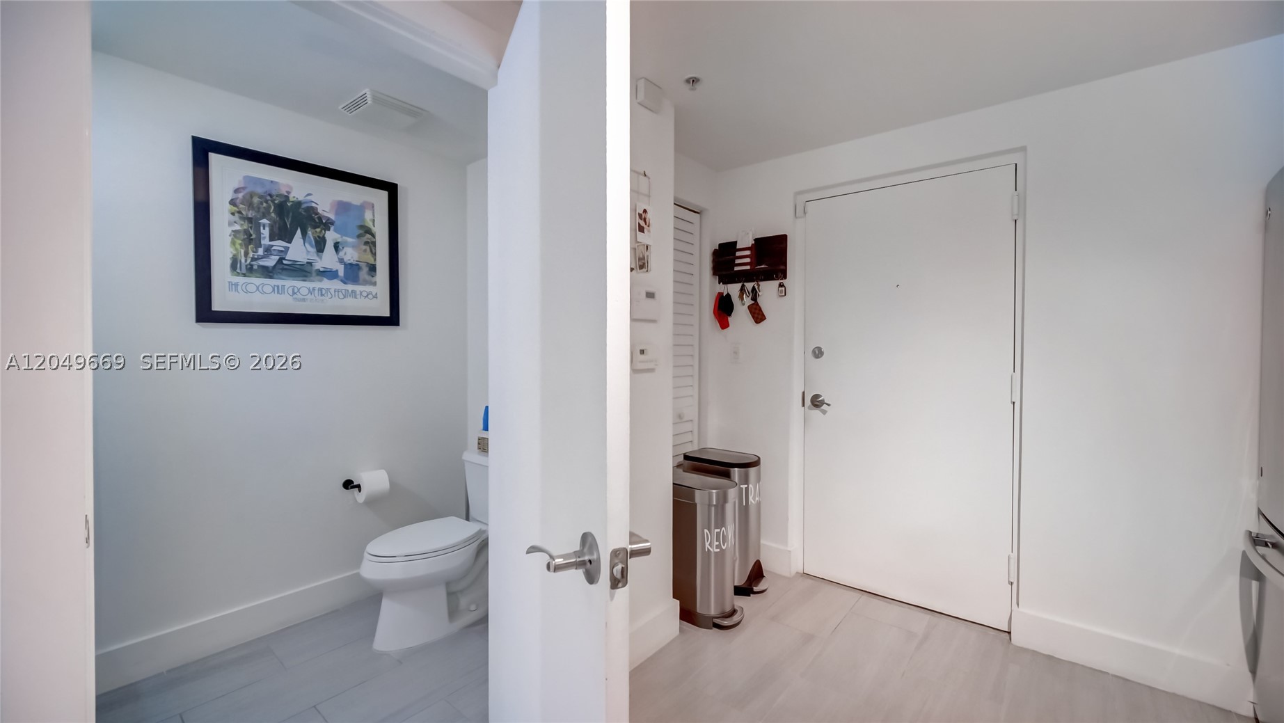 LOFTS AT MAYFAIR CONDO - Residential Lease